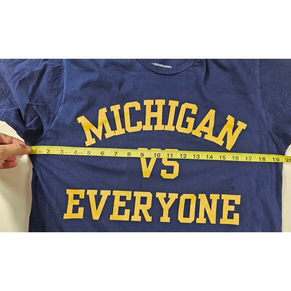 Michigan wolverines vs everyone navy yellow t shirt school game day M unisex ^ - Picture 5 of 5
